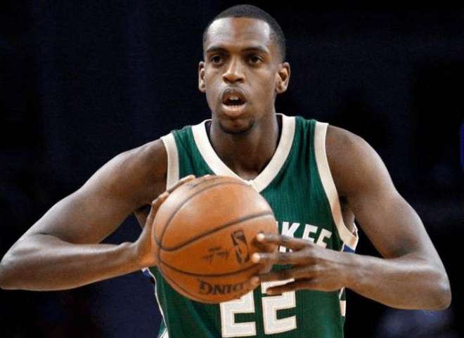 断适应国足 断适应国足